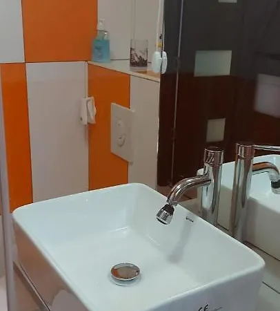 Sghaus Apartman *